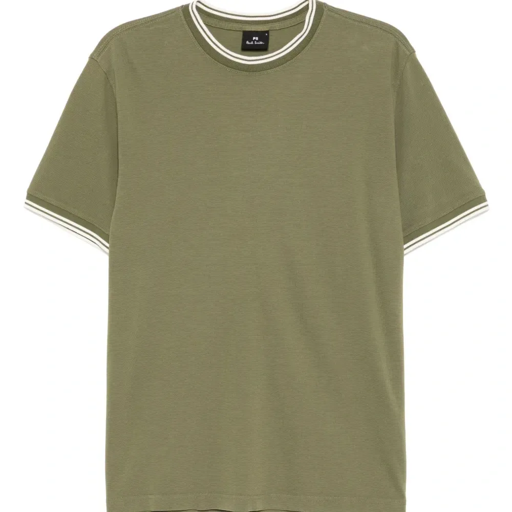 Футболка с круглым вырезом