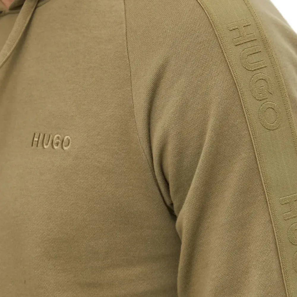 Худи с вышитым логотипом Худи с вышитым логотипом