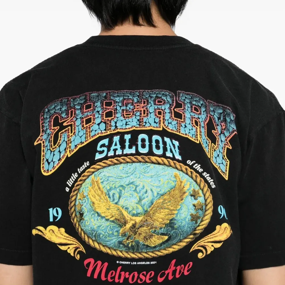 Футболка с логотипом