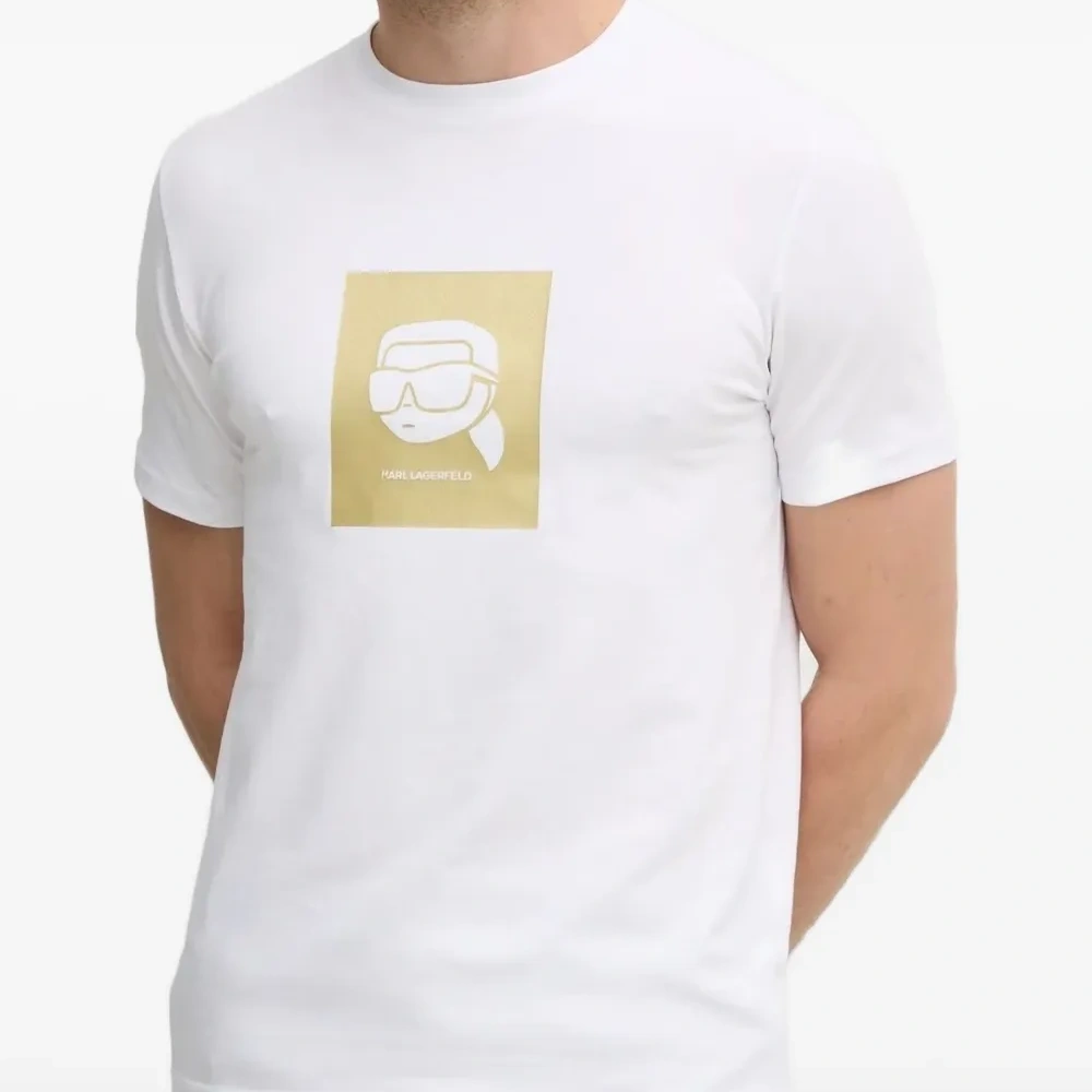 Футболка с логотипом