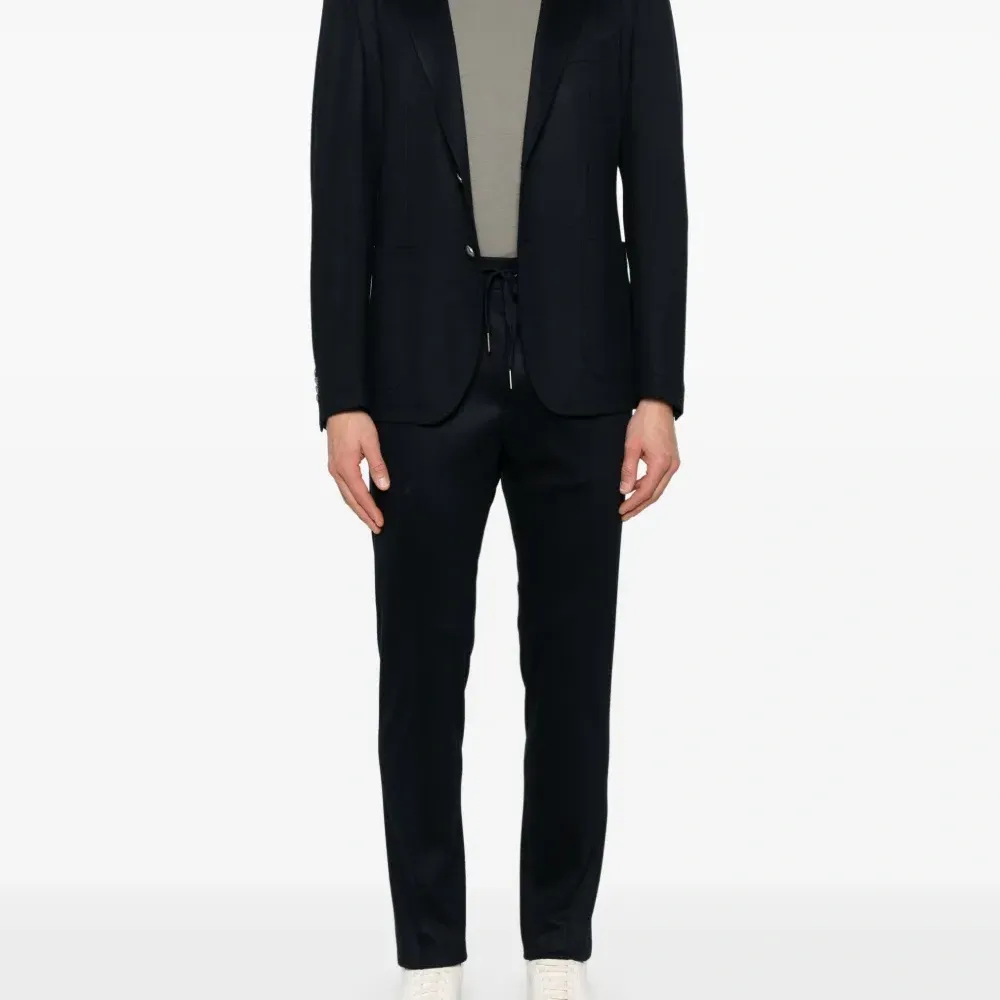 Футболка с круглым вырезом