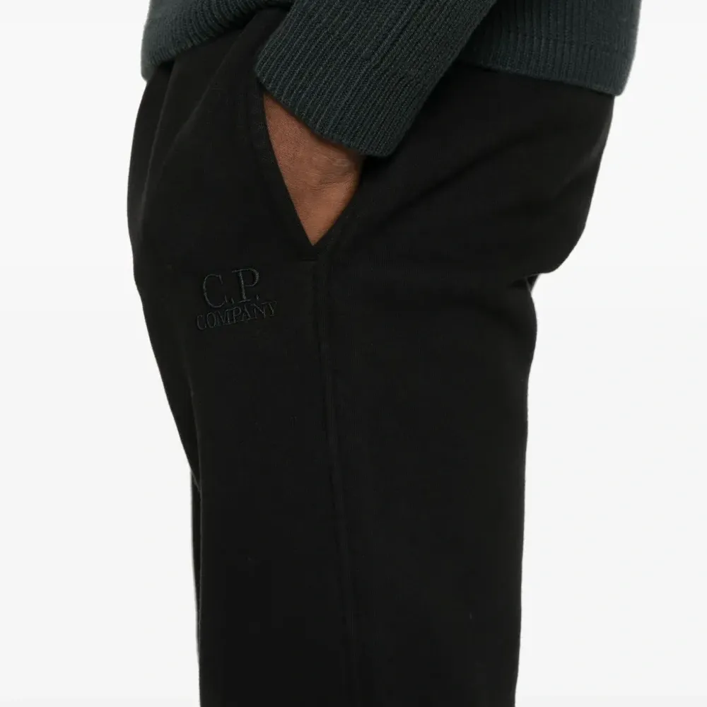 Спортивные брюки