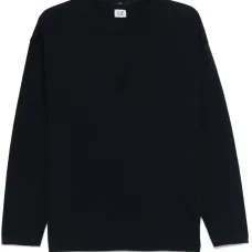 Футболка с вышитым логотипом