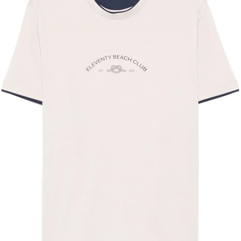 Футболка с логотипом