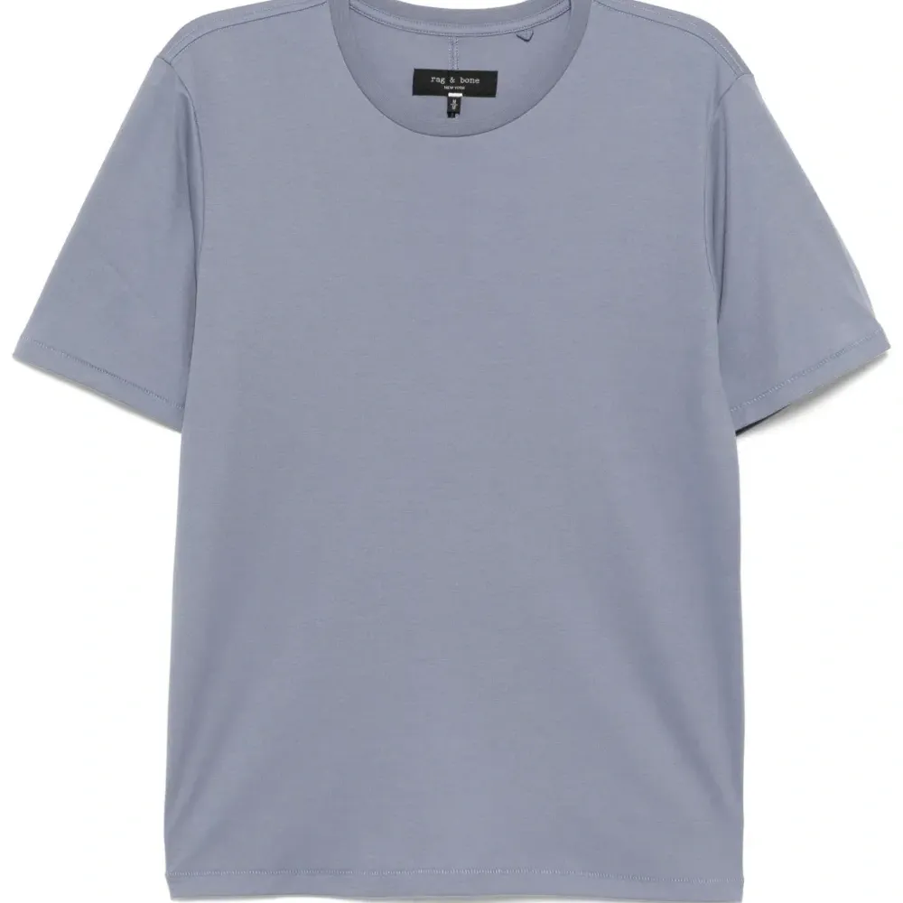 Футболка с круглым вырезом