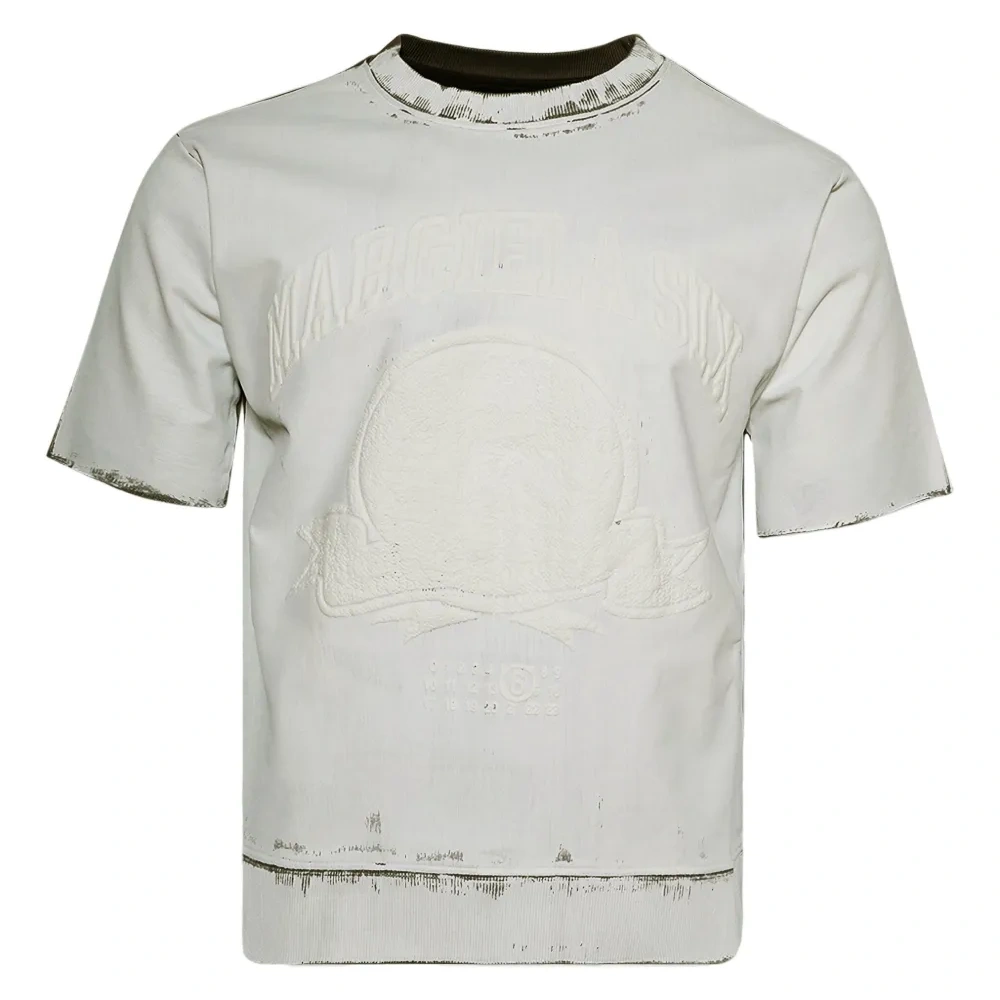 Футболка с вышитым логотипом