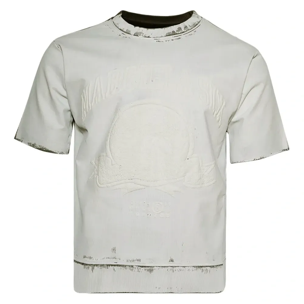 Футболка с вышитым логотипом