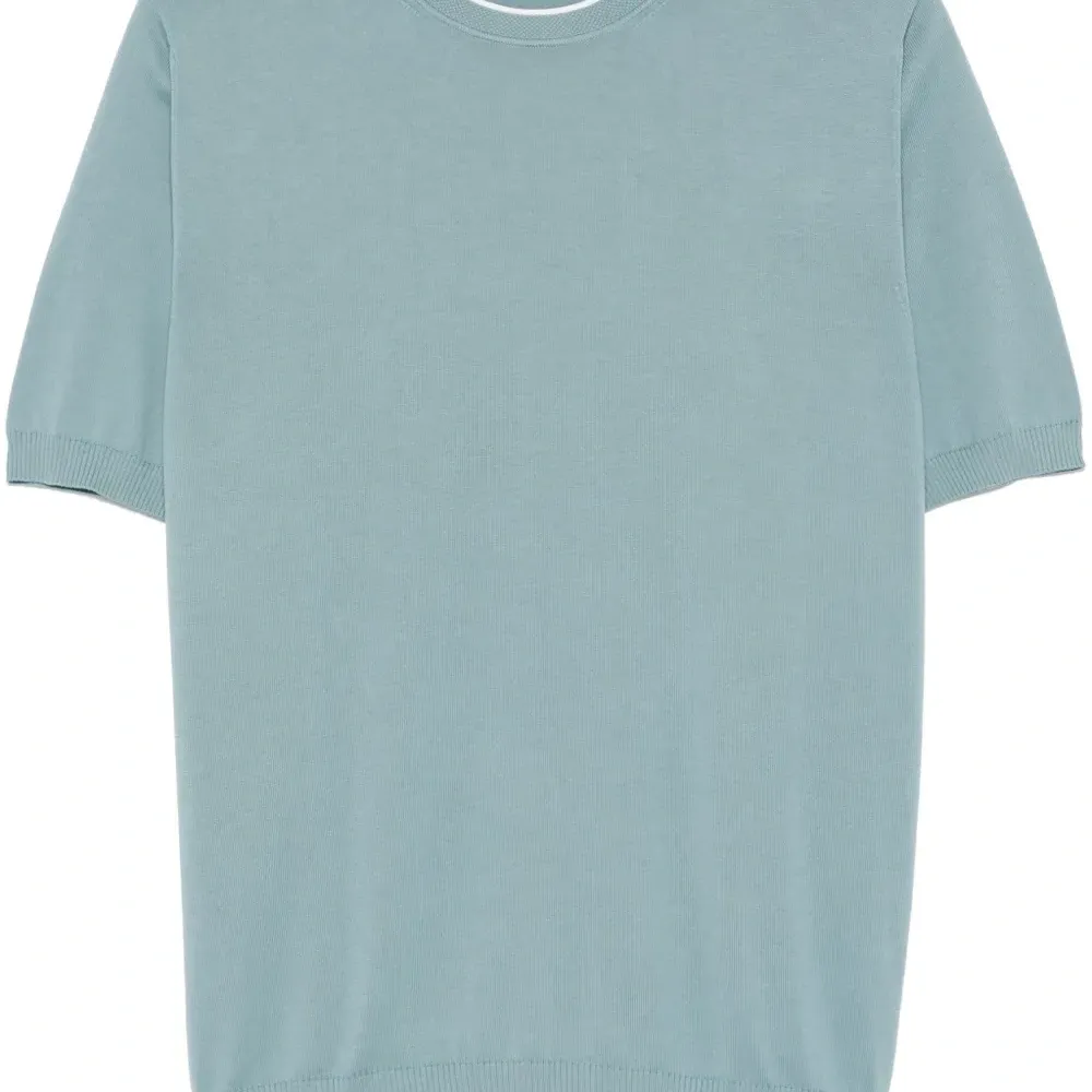 Футболка с круглым вырезом