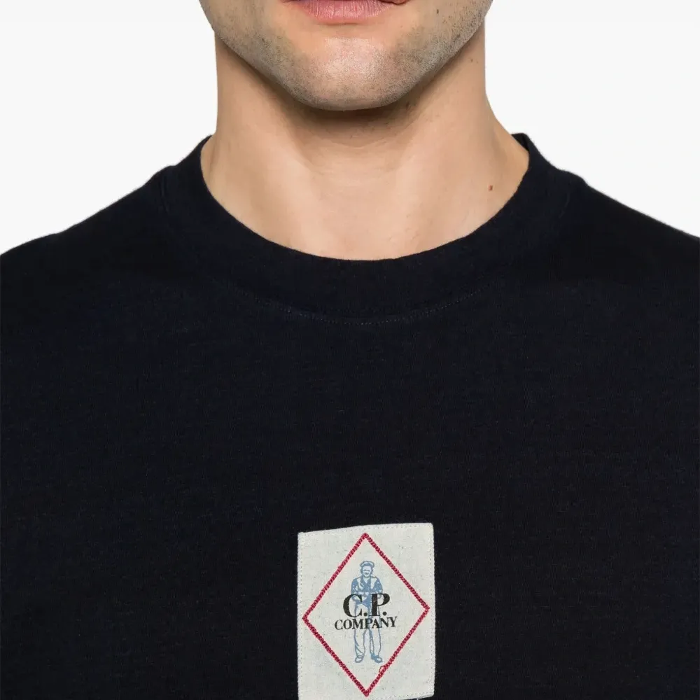 Футболка с нашивкой-логотипом