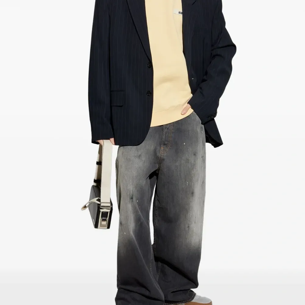 Толстовка с нашивкой-логотипом