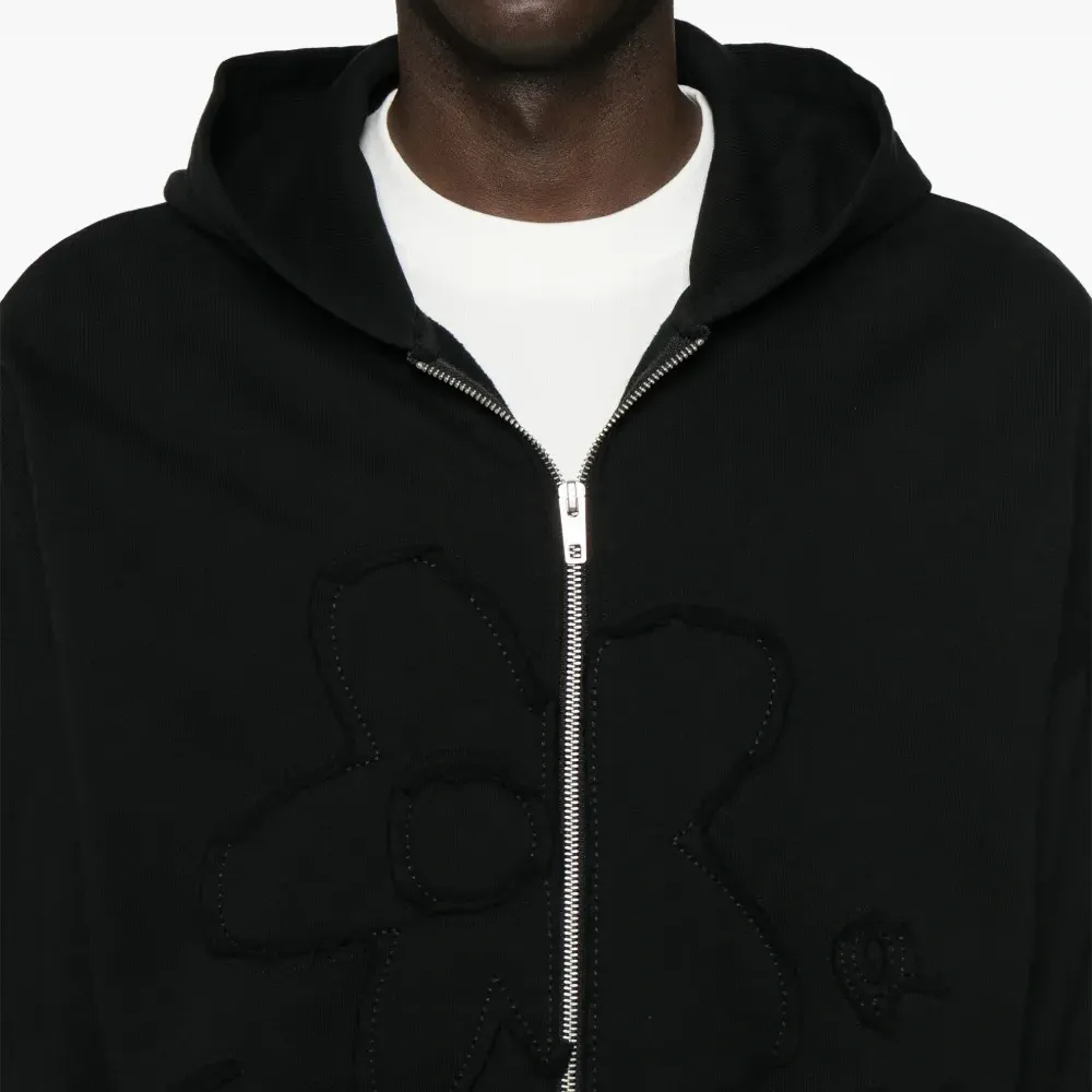 Худи с нашивками