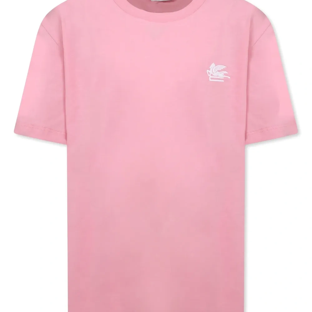 Футболка с вышитым логотипом