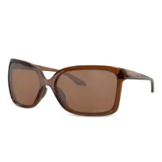 Солнцезащитные очки в квадратной оправе