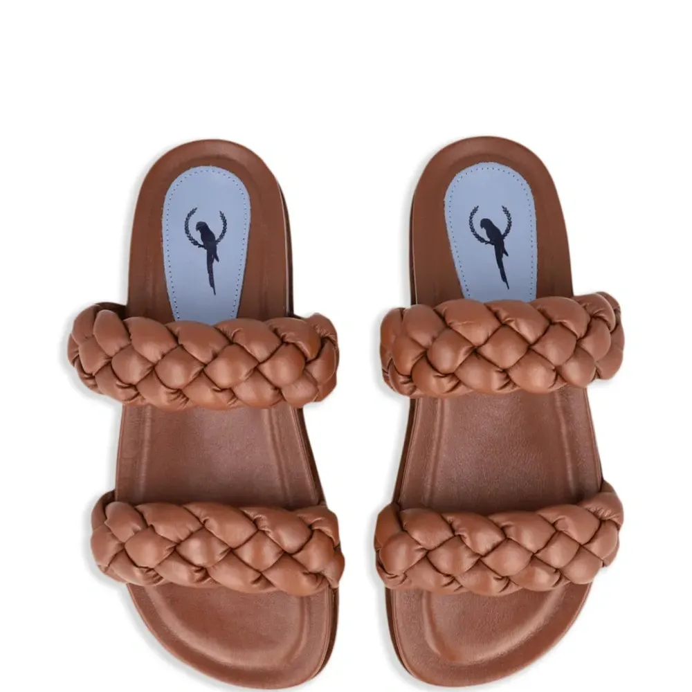 Шлепанцы с плетеными ремешками