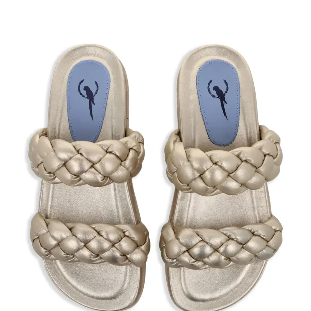 Шлепанцы с плетеными ремешками