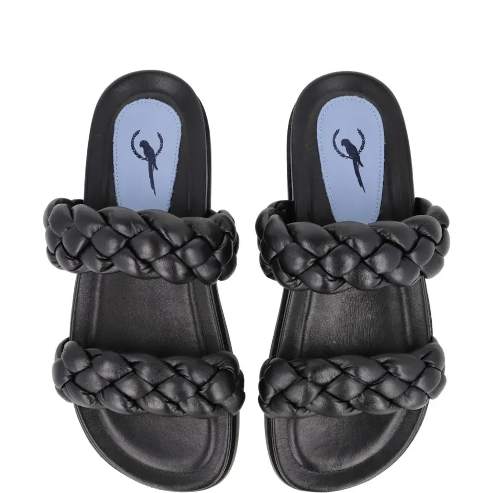 Шлепанцы с плетеными ремешками