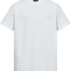 Футболка с вышитым логотипом