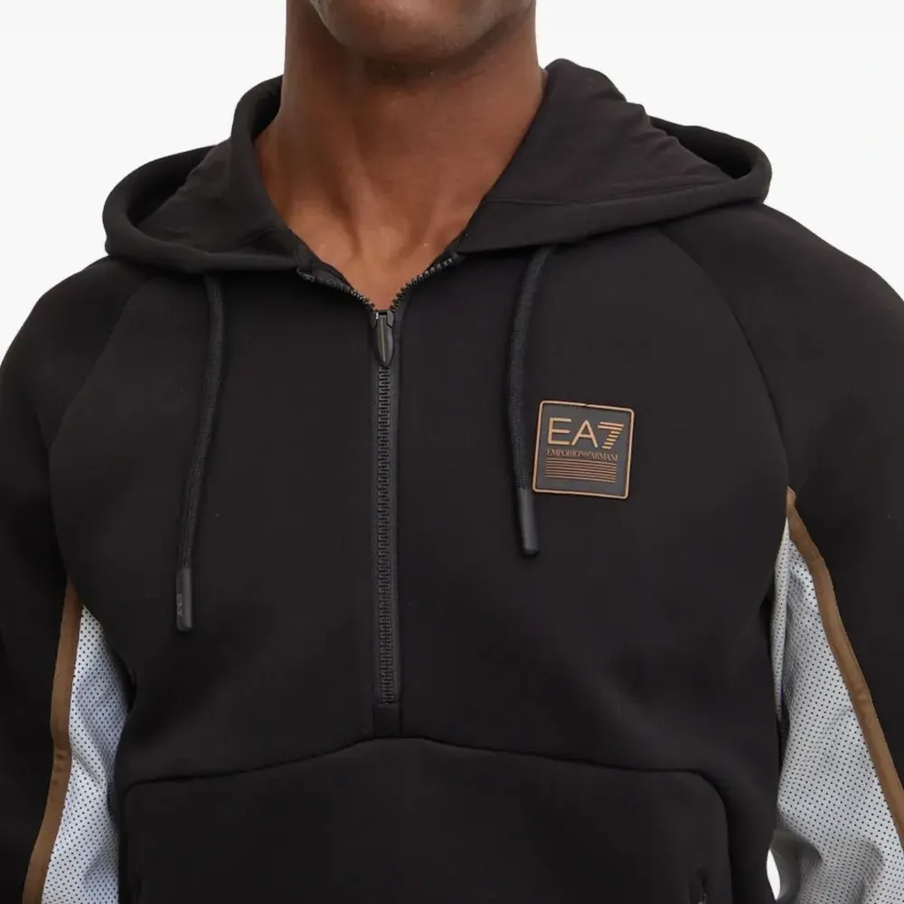 Толстовка с нашивкой-логотипом