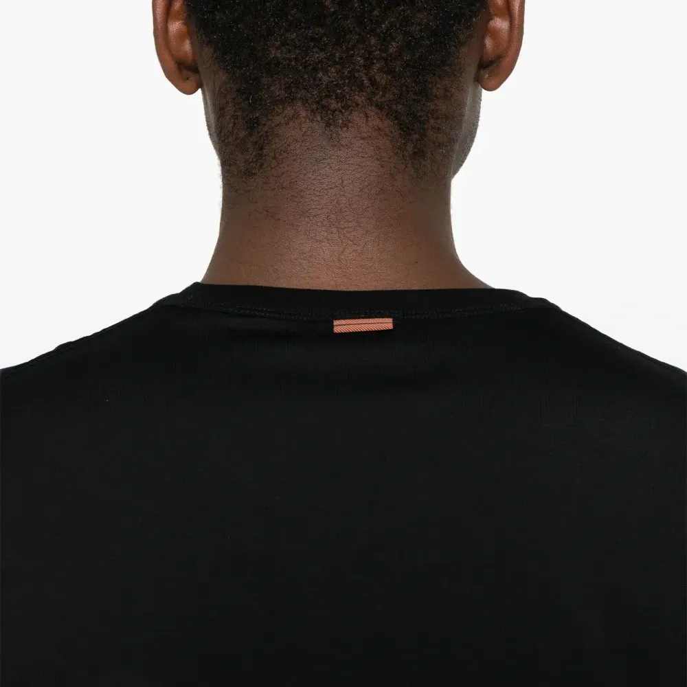 Футболка с круглым вырезом