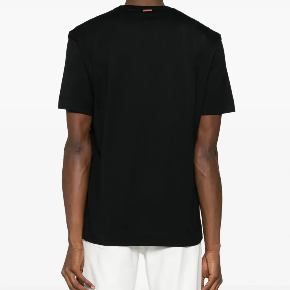 Футболка с круглым вырезом