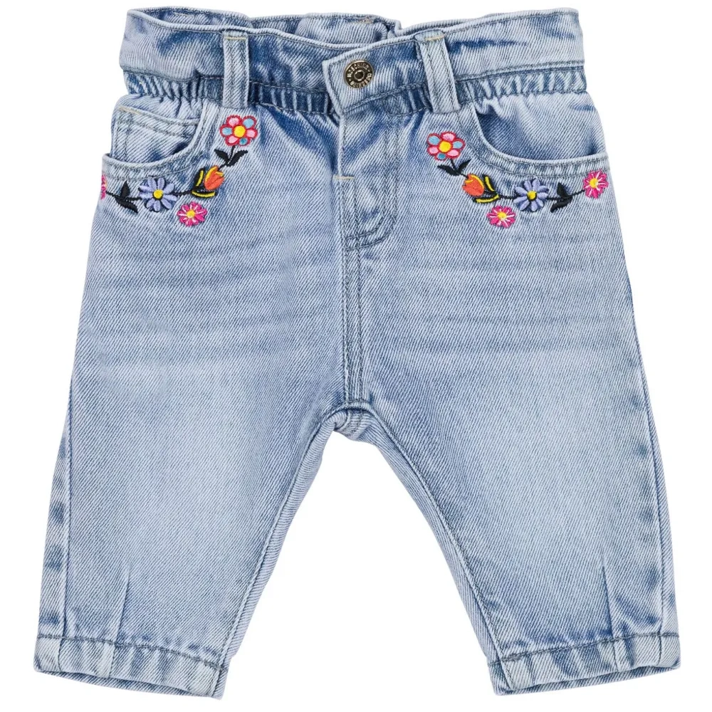 Джинсы с цветочной вышивкой