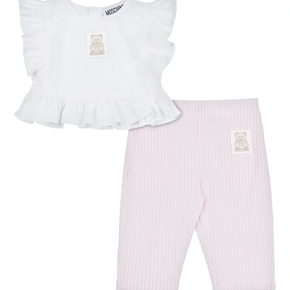 Комплект из топа и брюк с нашивкой-логотипом