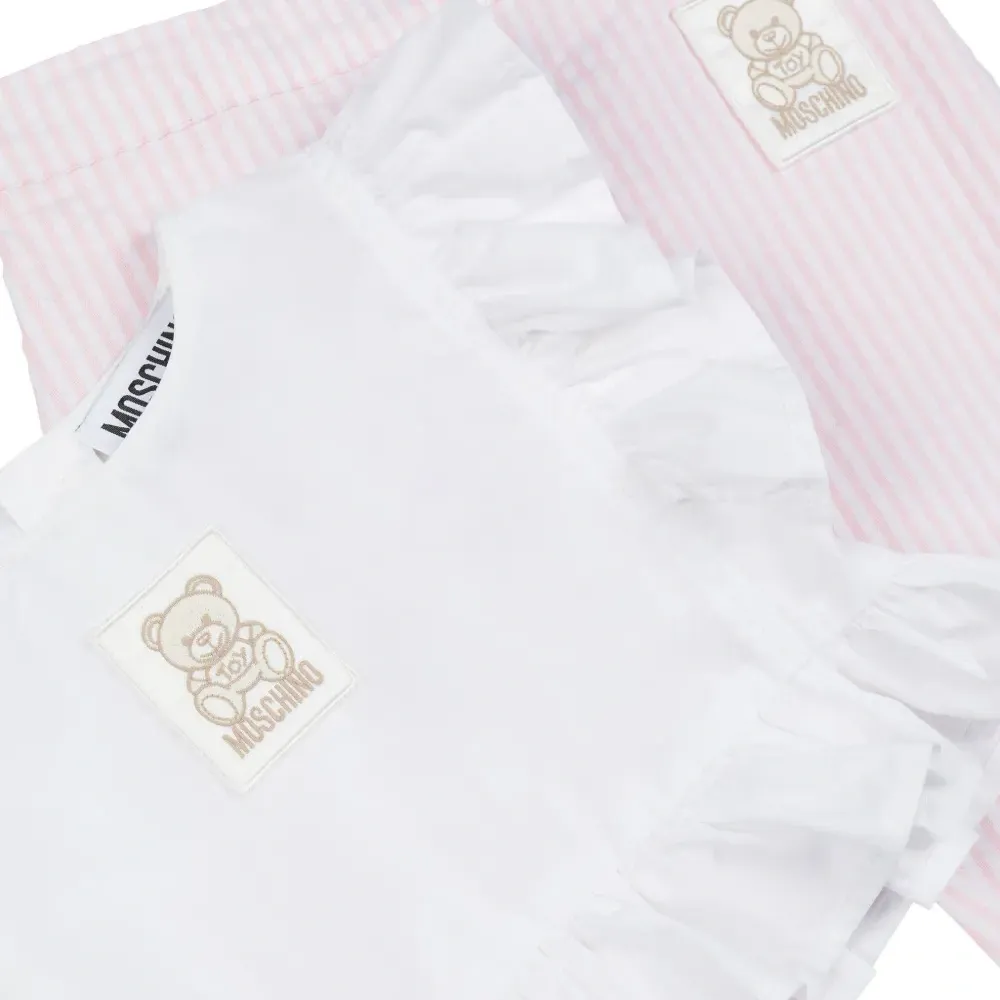 Комплект из топа и брюк с нашивкой-логотипом