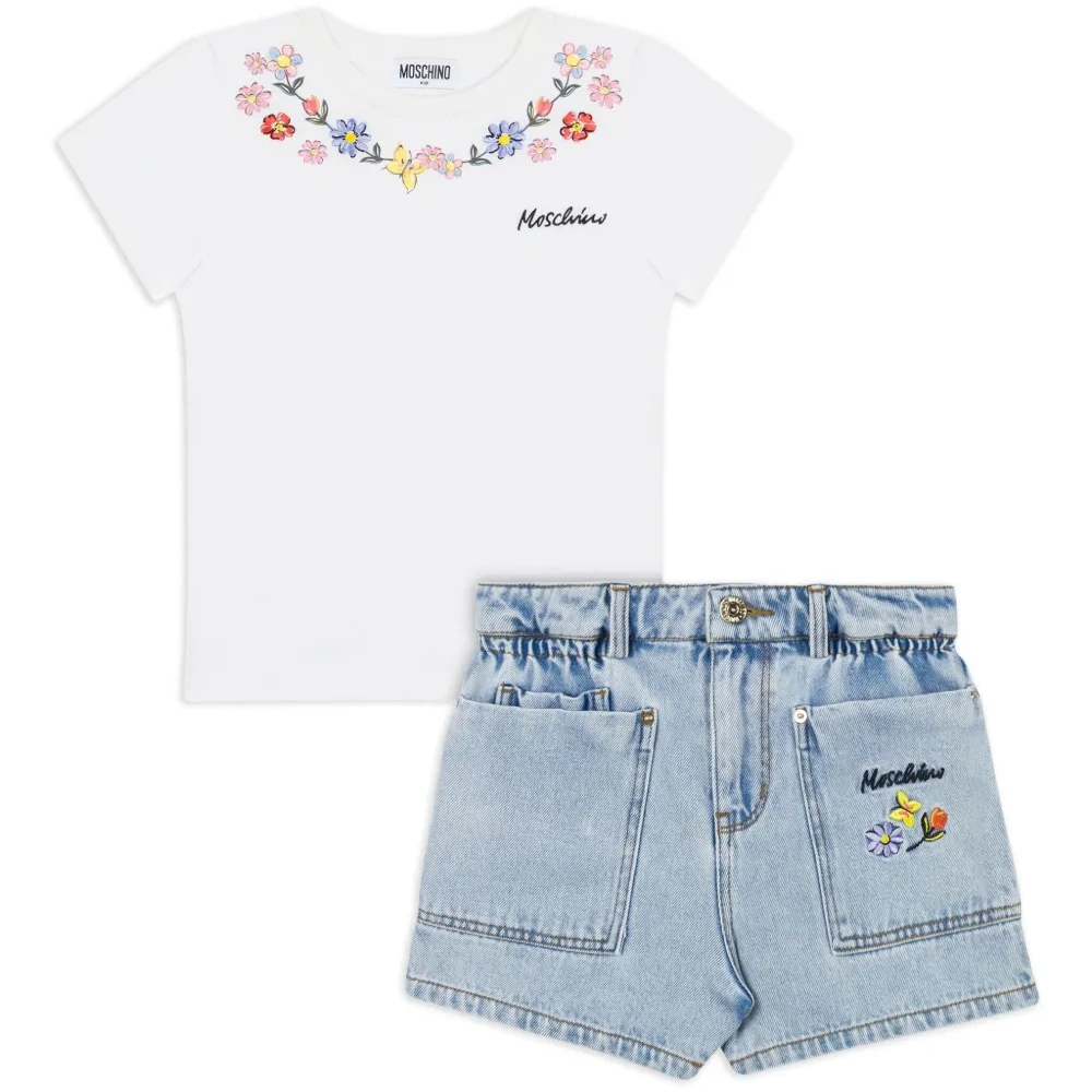 Комплект из футболки и шортов с цветочной вышивкой