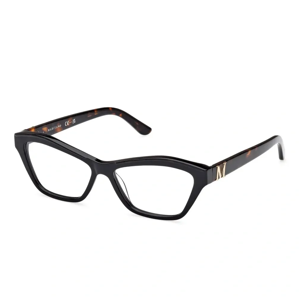 Очки в геометричной оправе