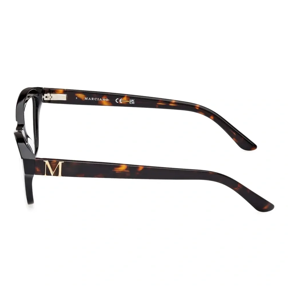 Очки в геометричной оправе