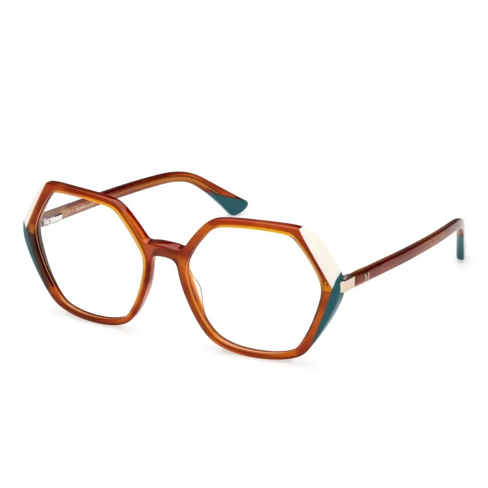 Очки в геометричной оправе