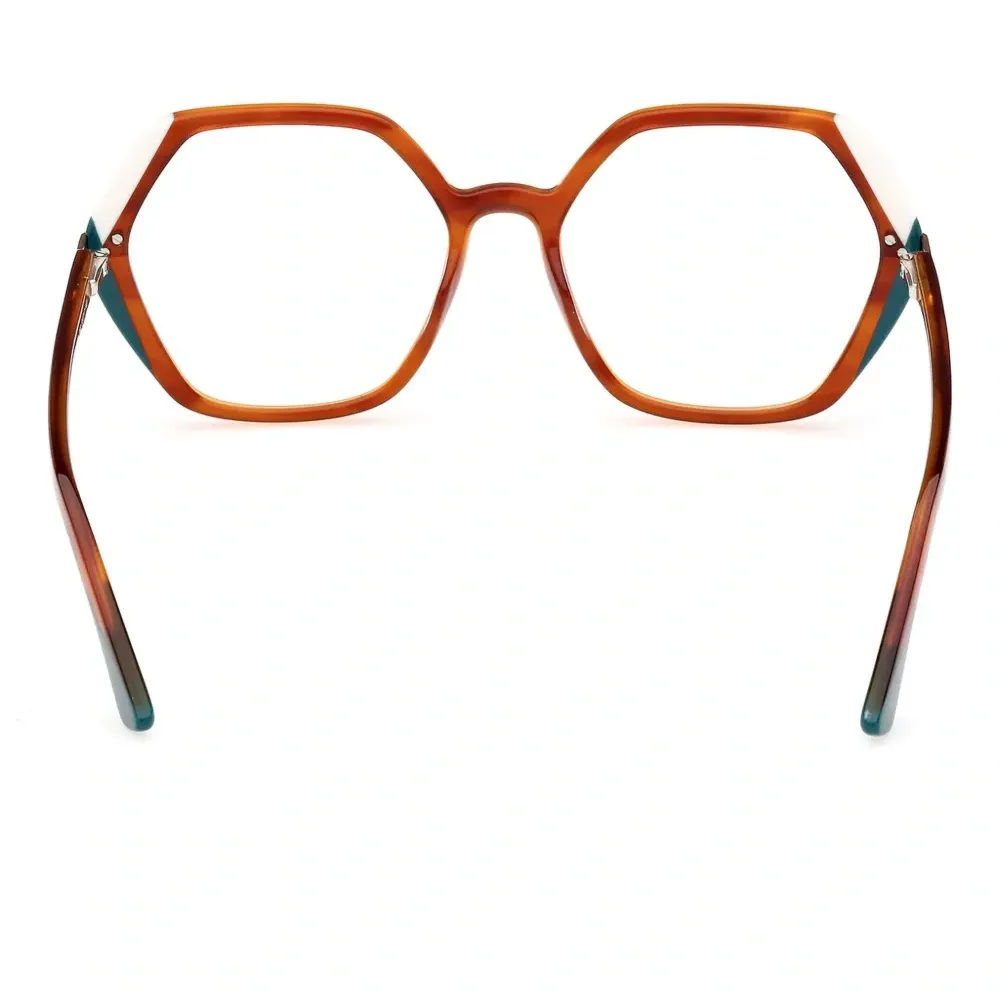 Очки в геометричной оправе