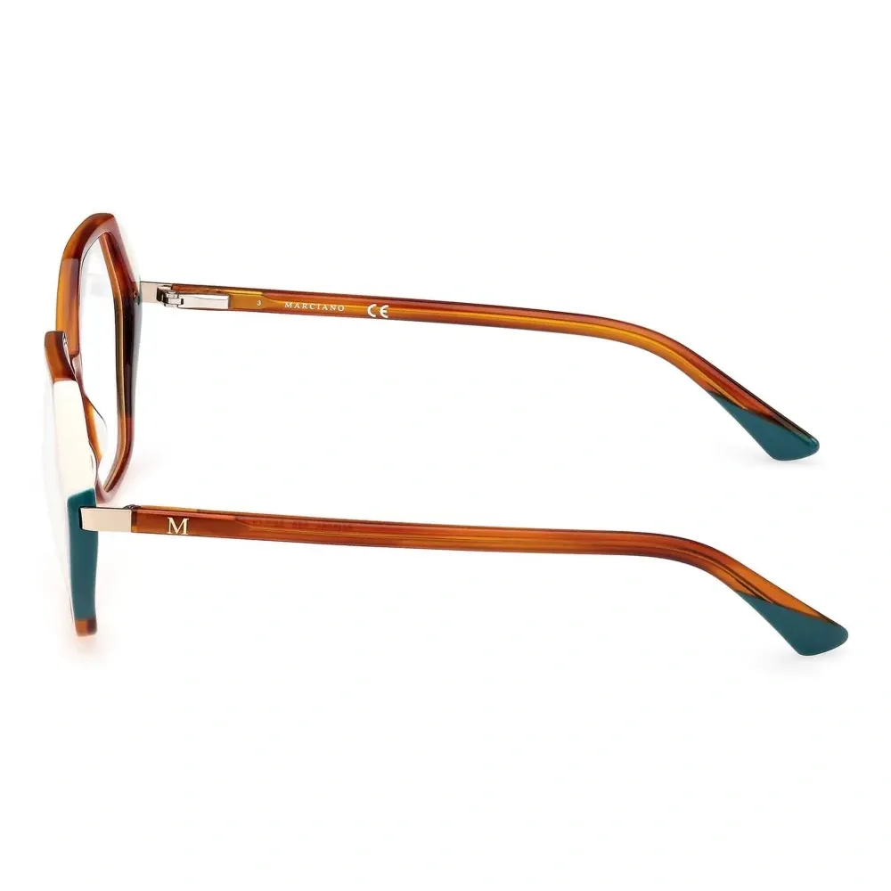 Очки в геометричной оправе