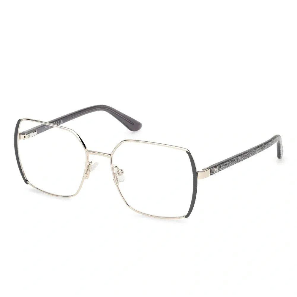 Очки в квадратной оправе