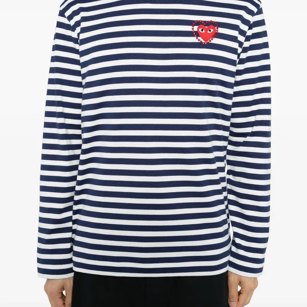 Полосатая футболка