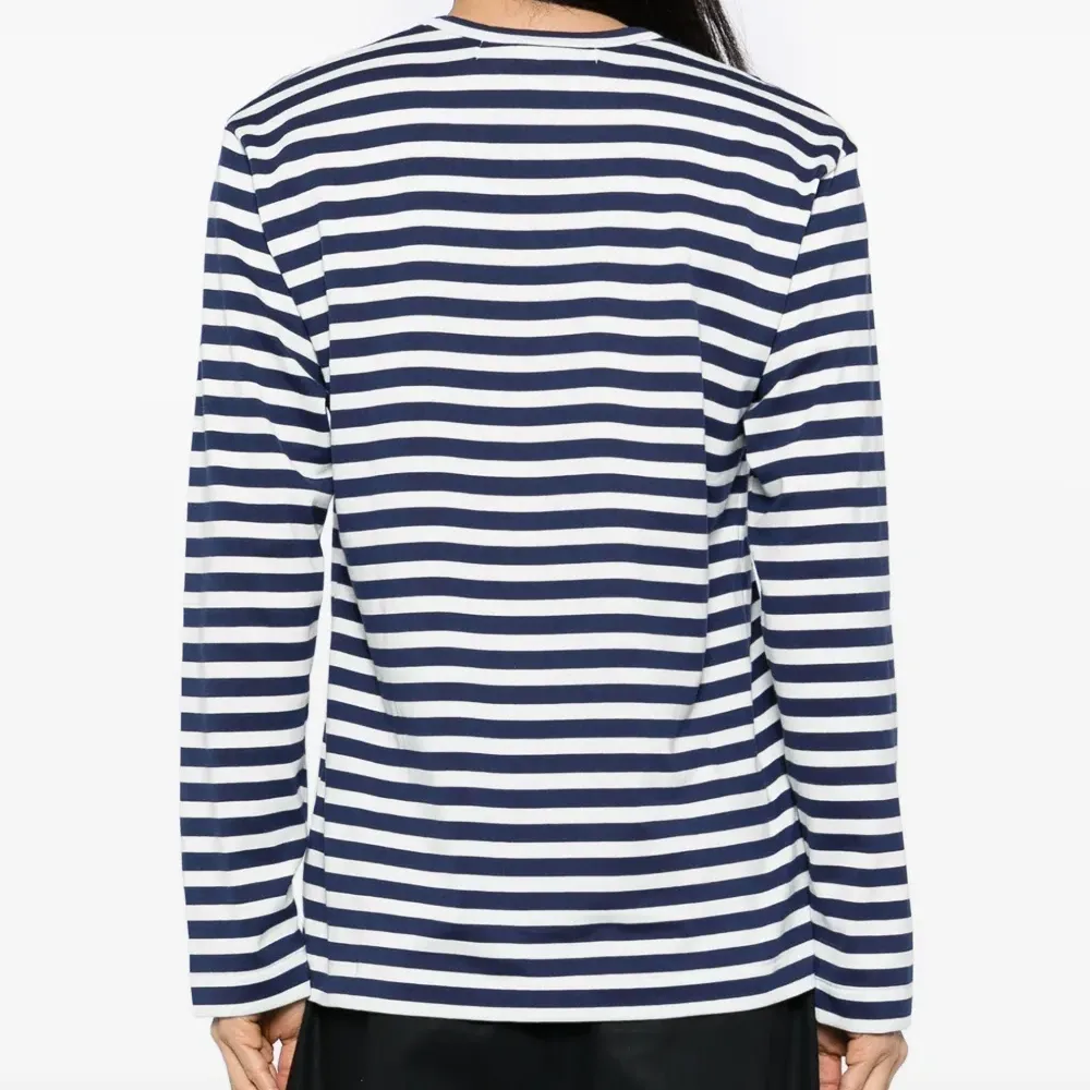 Полосатая футболка