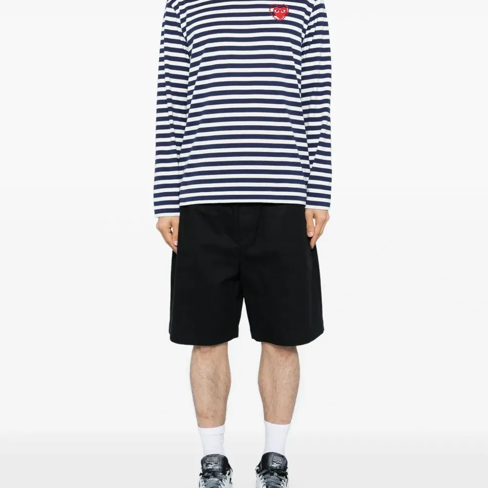 Полосатая футболка