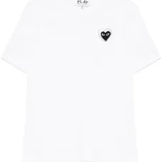 Футболка с нашивкой-логотипом