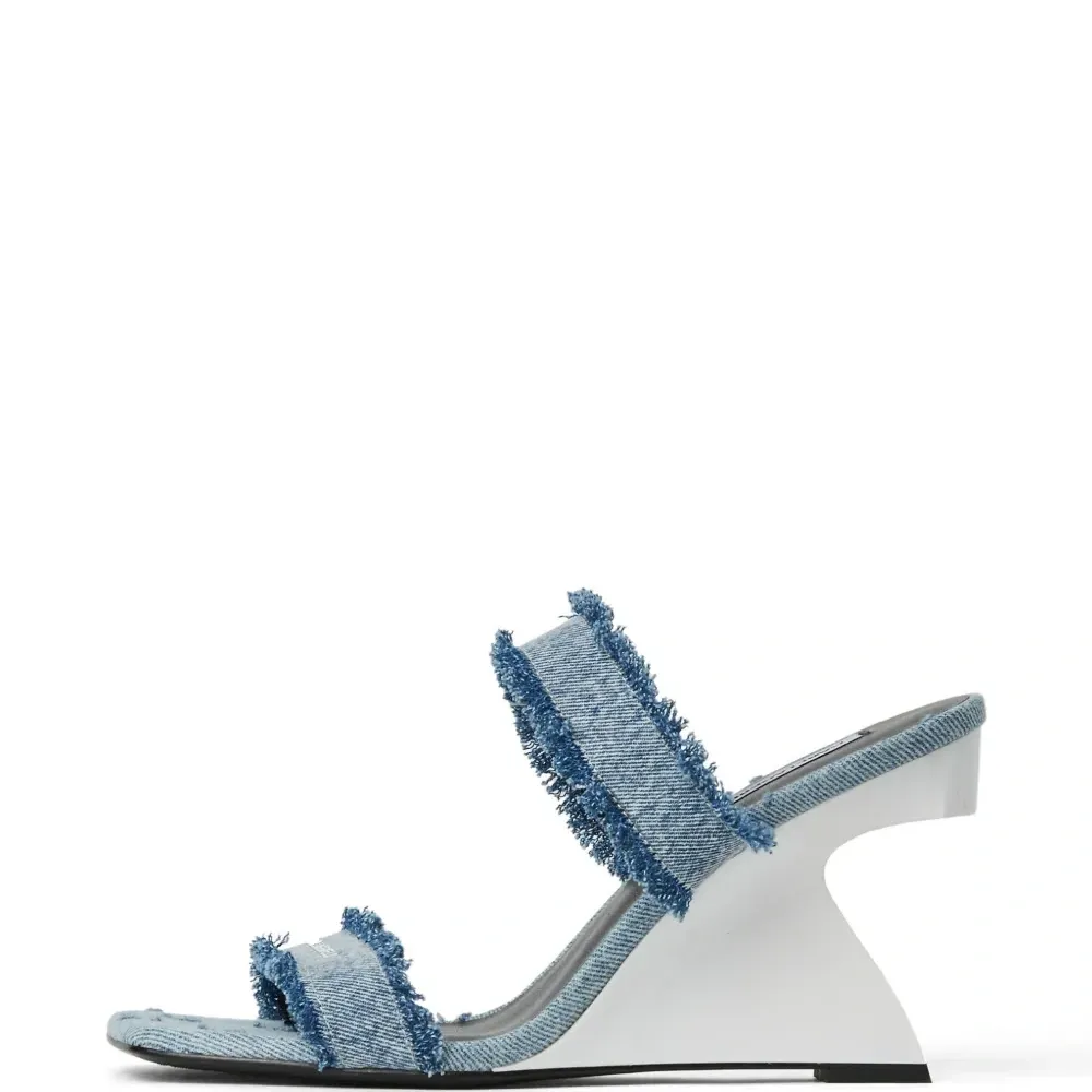 Босоножки Waverly на танкетке