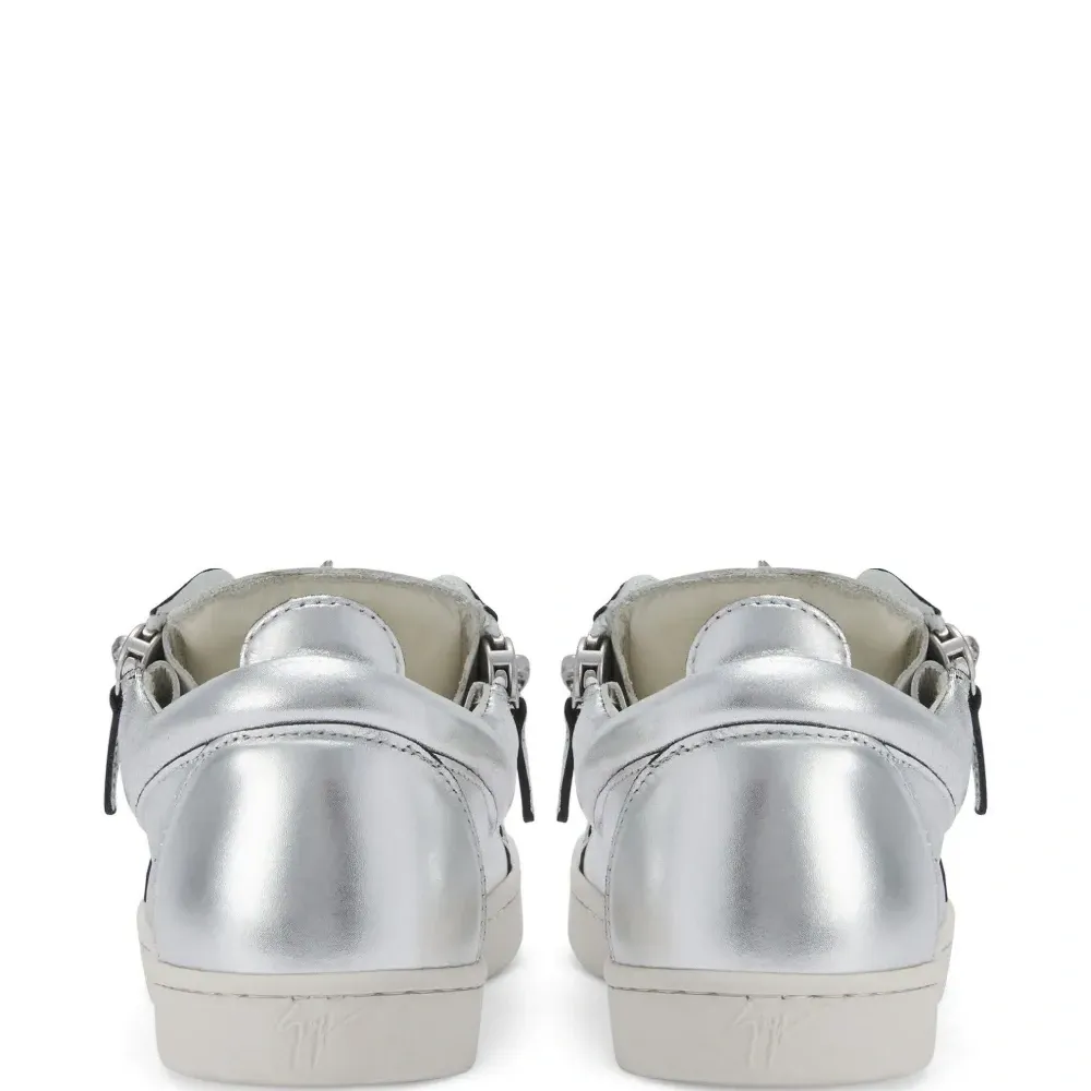 Кроссовки Gail