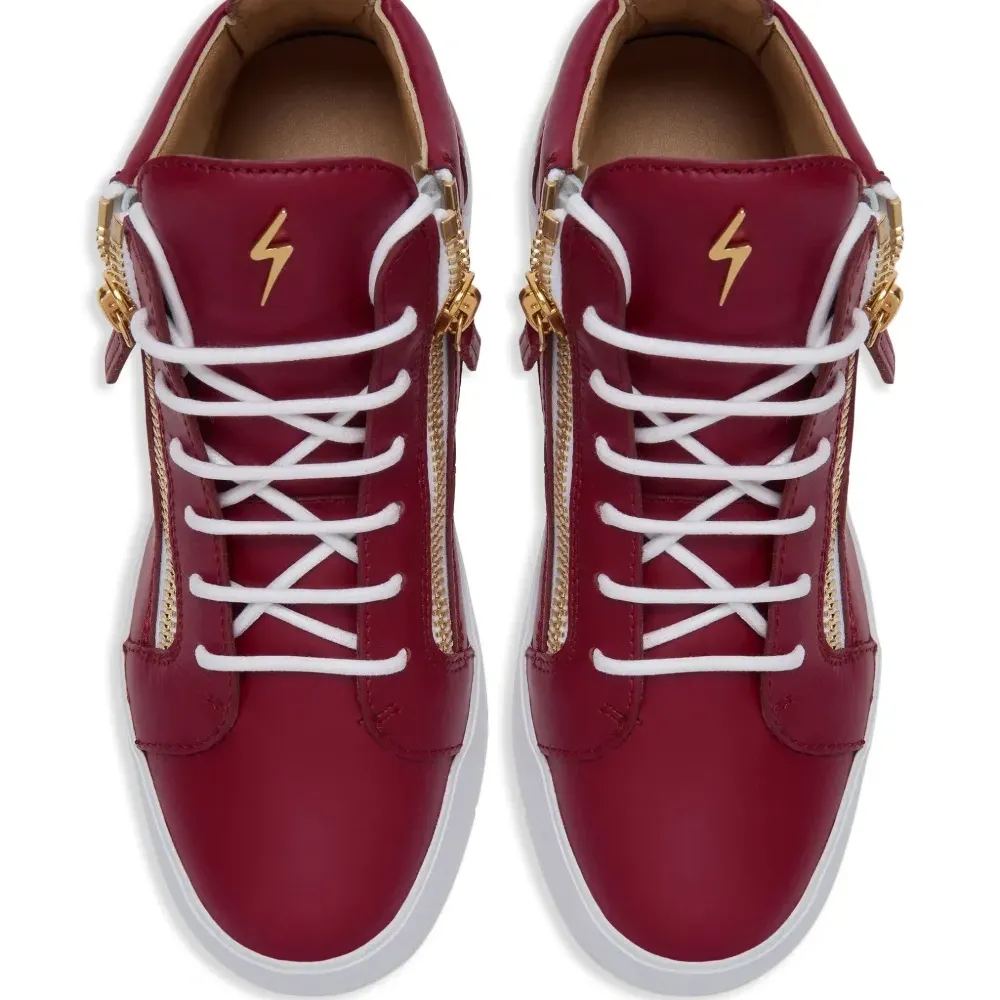 Кроссовки Kriss