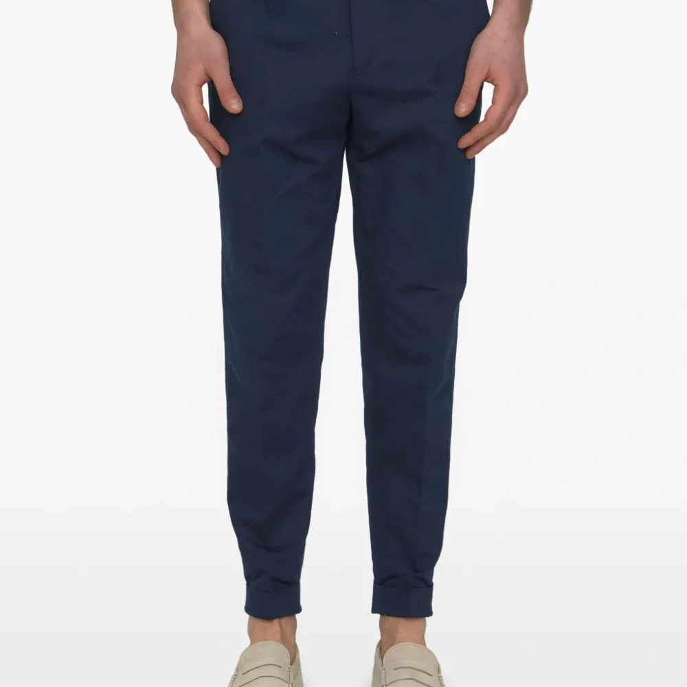 Брюки чинос со складками