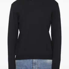 Свитер с круглым вырезом