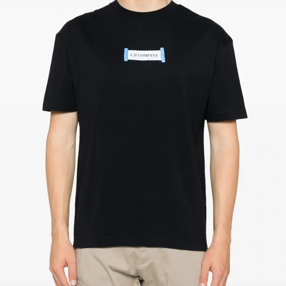 Футболка с логотипом