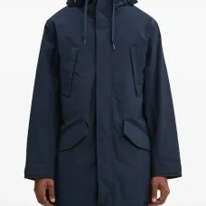 Парка с капюшоном и карманами