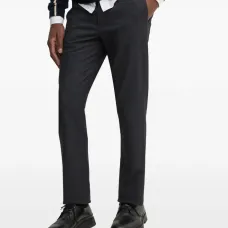 Брюки с задними карманами