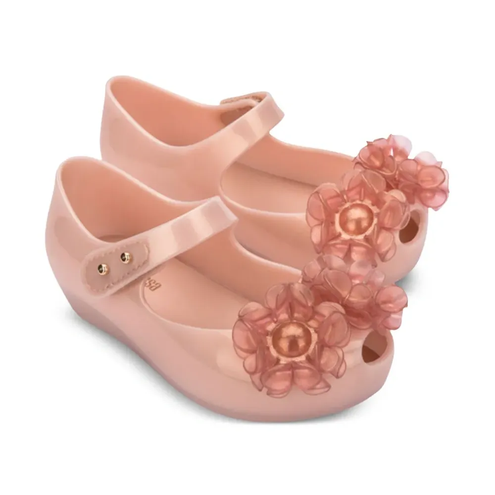 Балетки с цветочной аппликацией