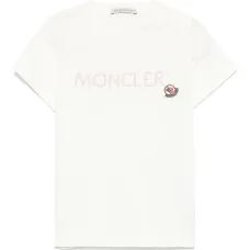 Футболка с вышитым логотипом