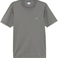 Футболка с нашивкой-логотипом