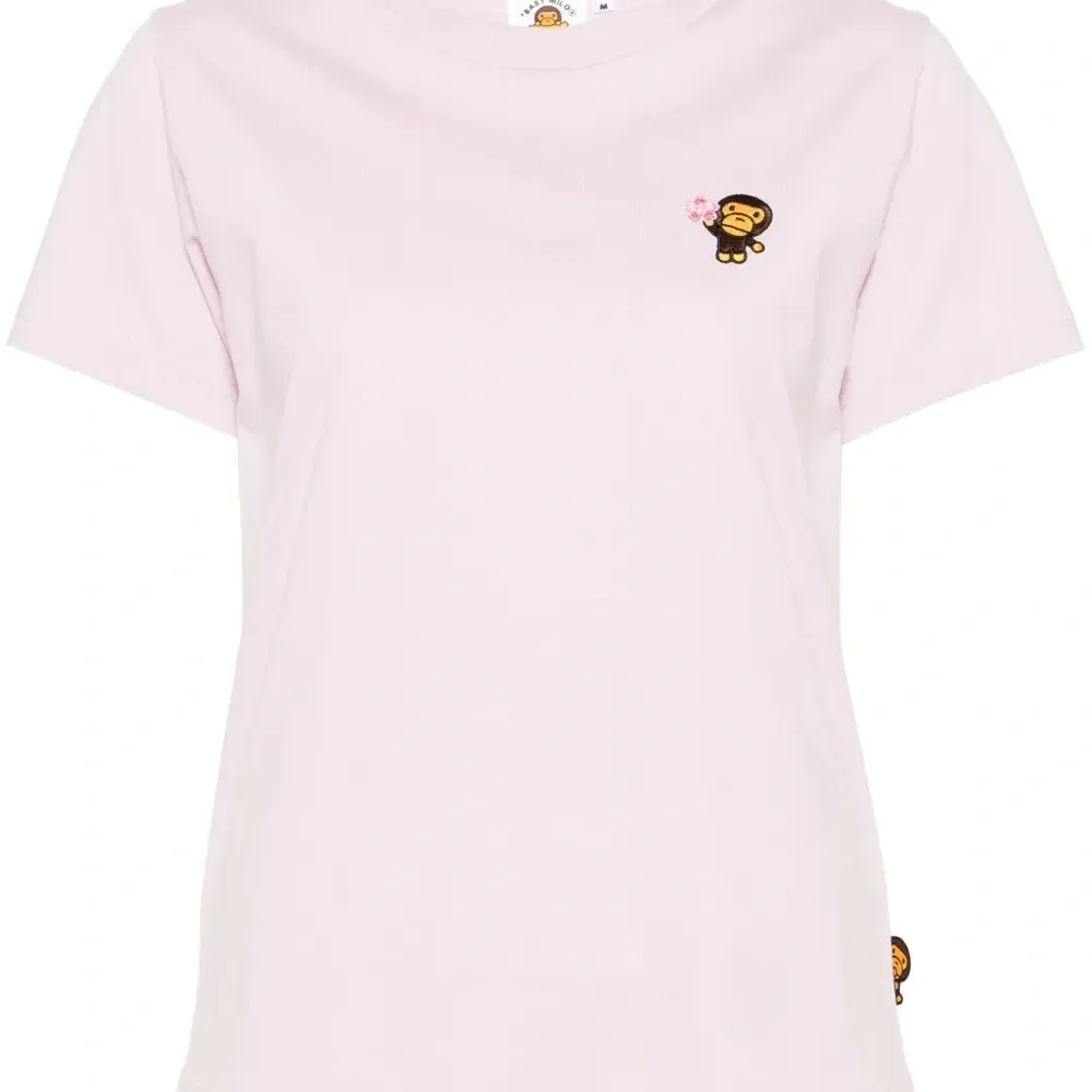 Футболка с вышитым логотипом